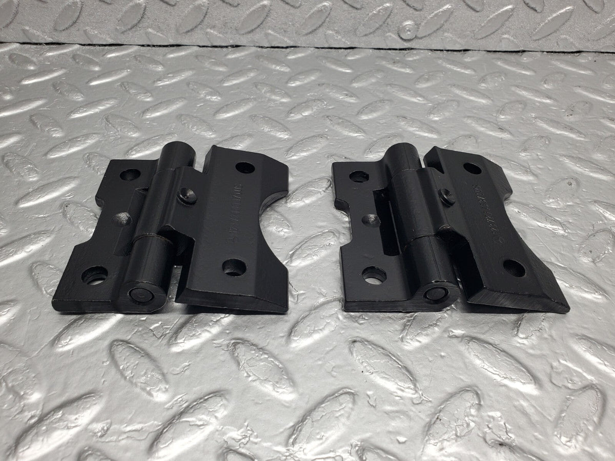 48656 Mercedes-Benz W123 Door Hinge Pair Right Side A1237200037