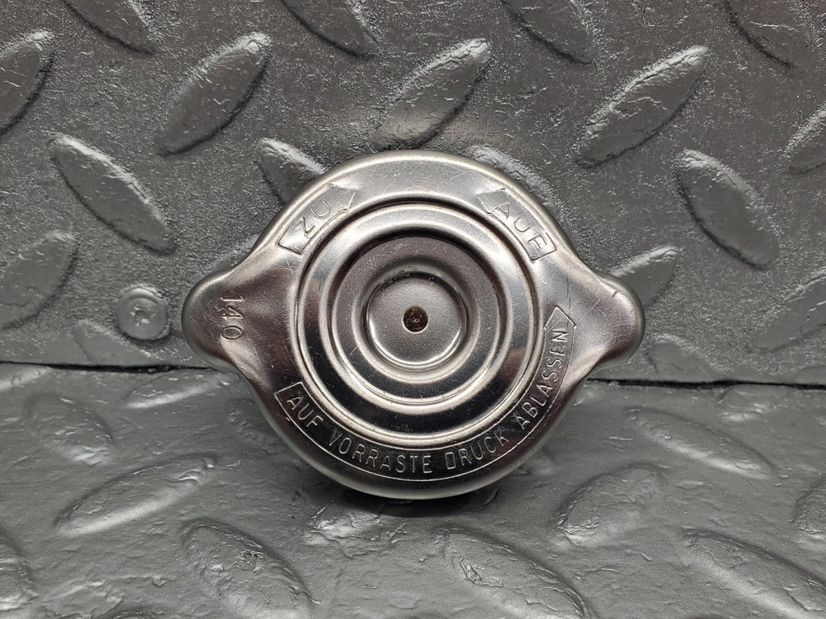 48917 Mercedes-Benz A124 320E Cabriolet Radiator Cap