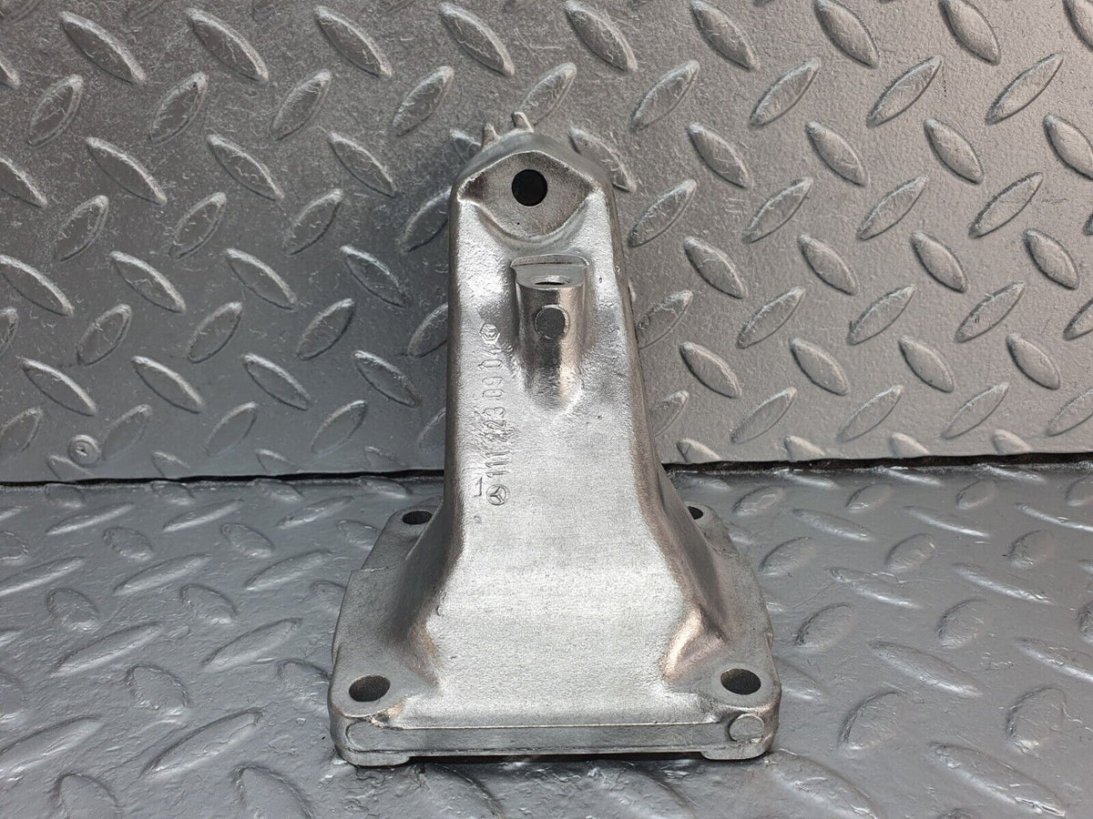 41889 Mercedes-Benz W202 C200 Engine Mount Bracket Left Side A1112230904