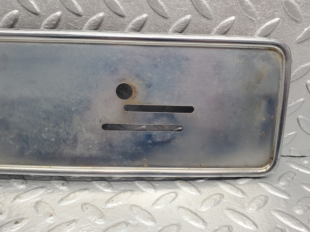 48578 Mercedes-Benz W108 Front Number Plate Holder