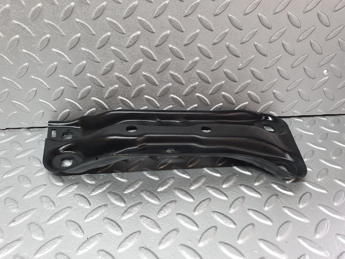 41950 Mercedes-Benz W202 C200 Gearbox Mount Bracket A2022420701