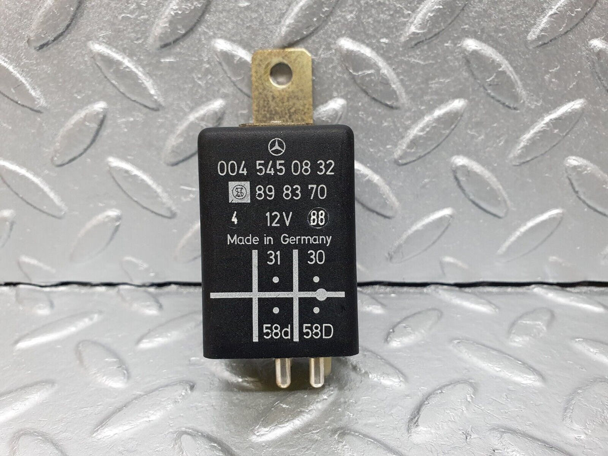 41637 Mercedes-Benz W124 200E Instrument Cluster Light Relay A0045450832
