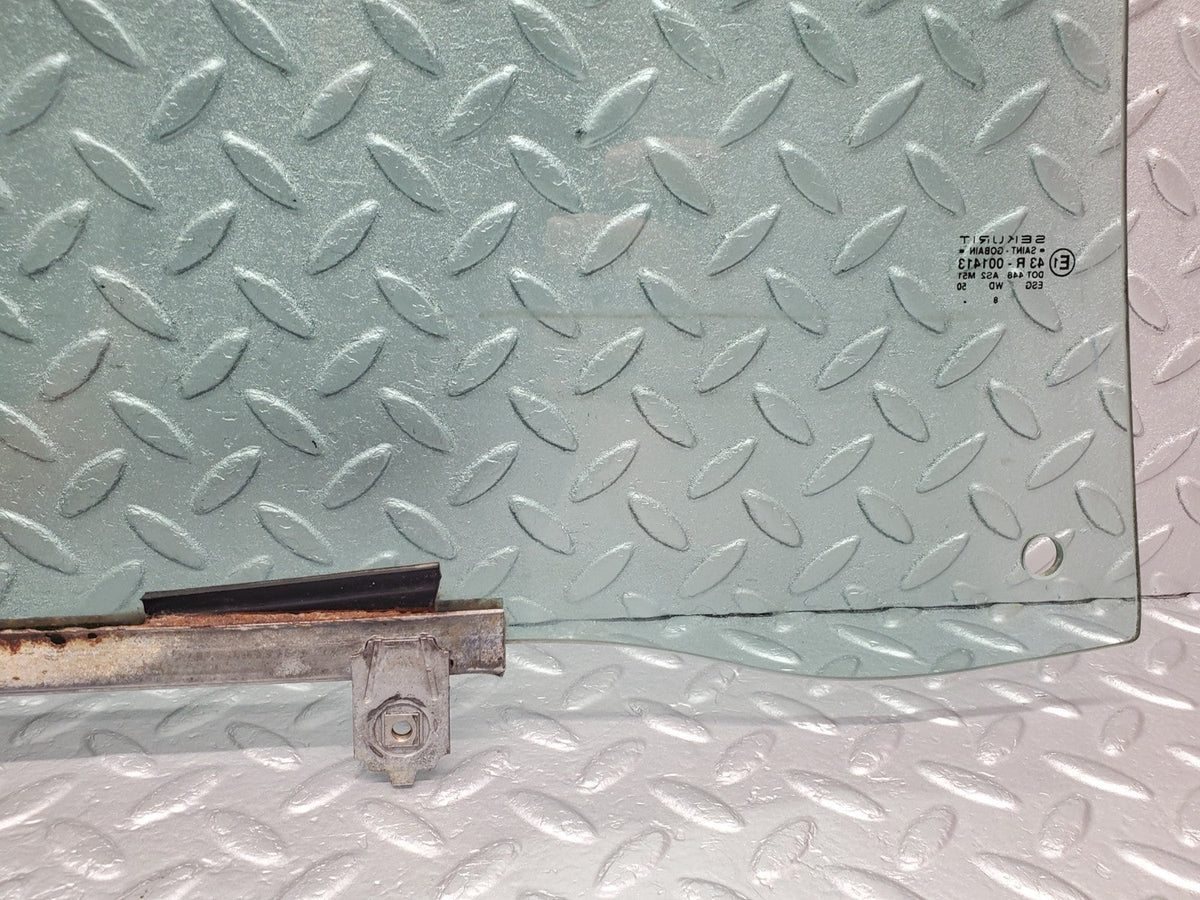 49339 Mercedes-Benz A124 320E Cabriolet Front Left Door Window Glass