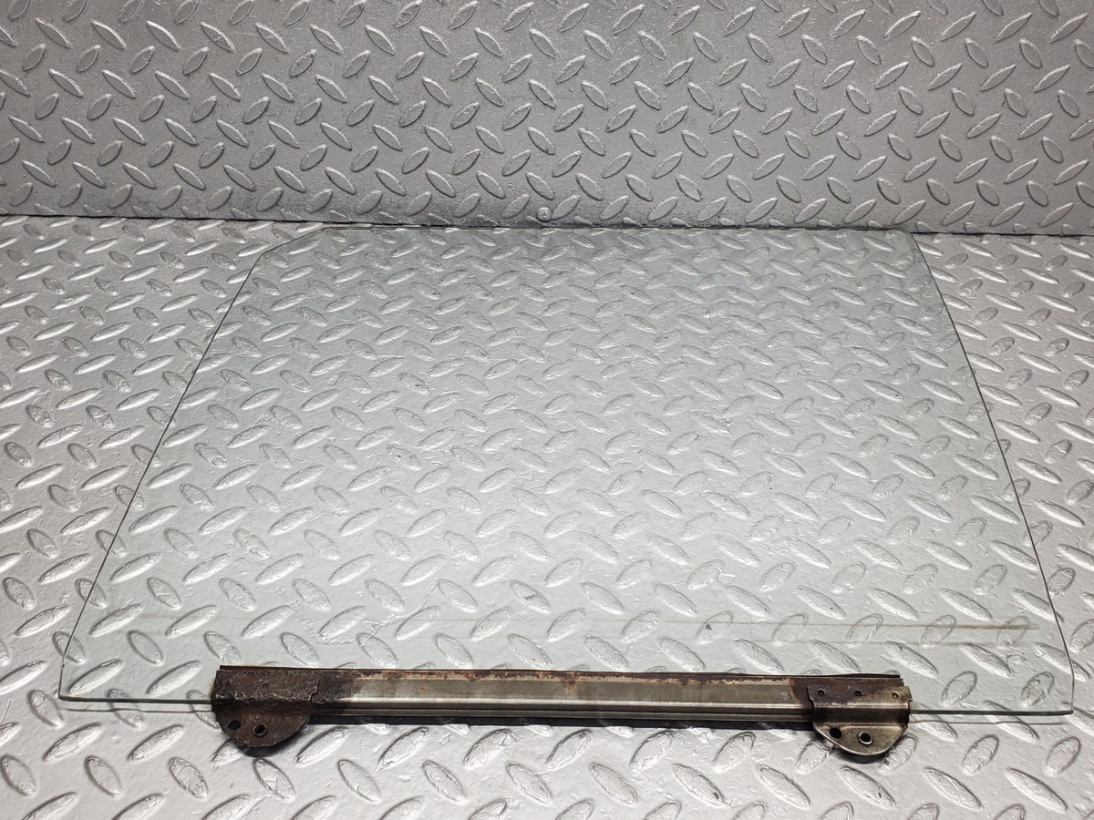 50662 Mercedes-Benz W108 280SE 3.5 Front Left Door Window Glass