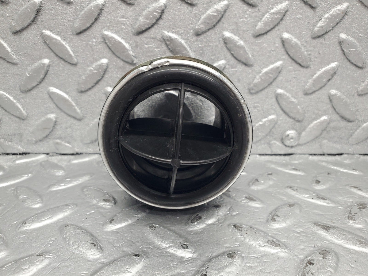 51366 Mercedes-Benz C107 R107 Dashboard Air Vent