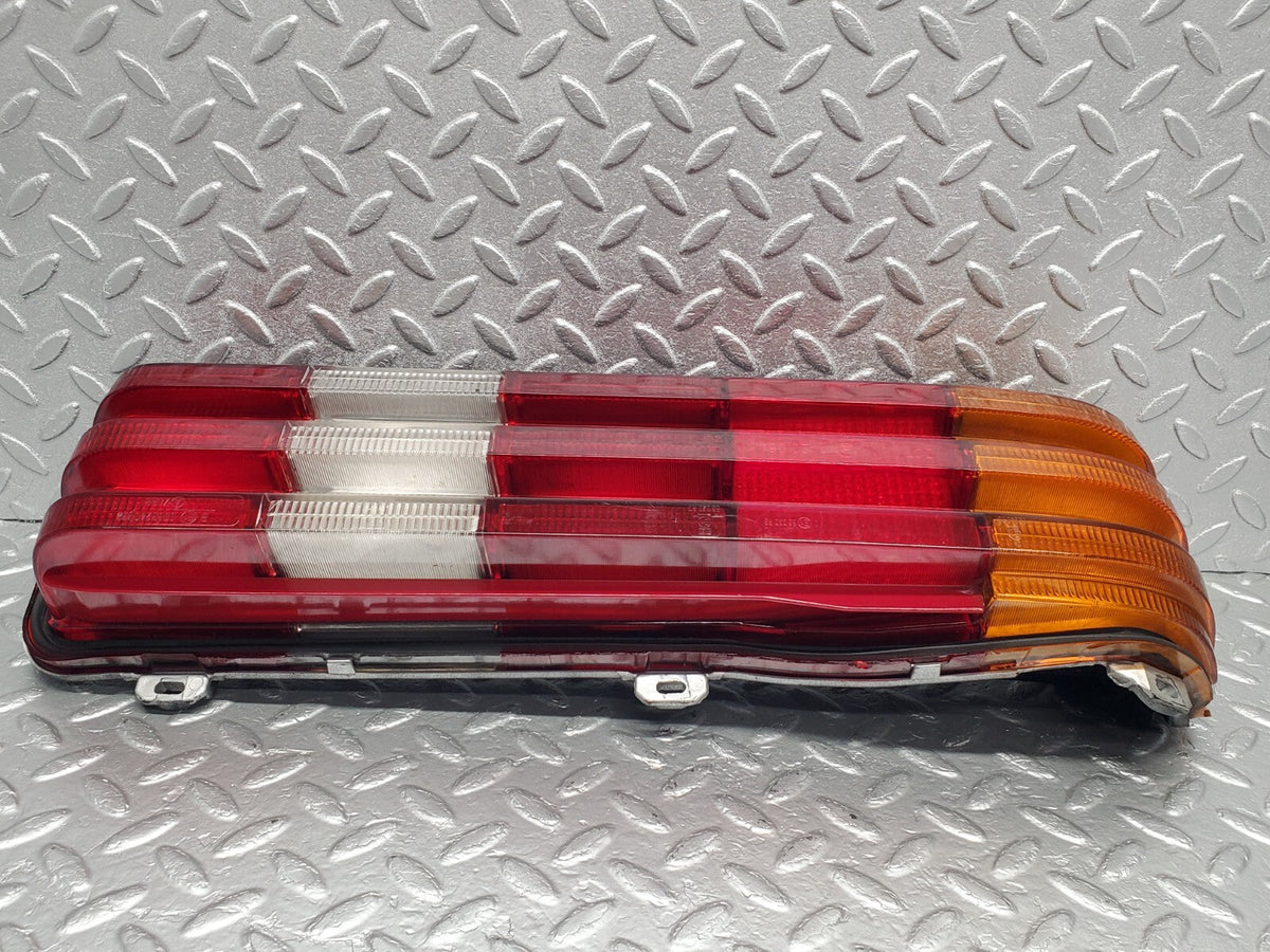 48689 Mercedes-Benz W123 Tail Light Left Side Hella 0053240R38