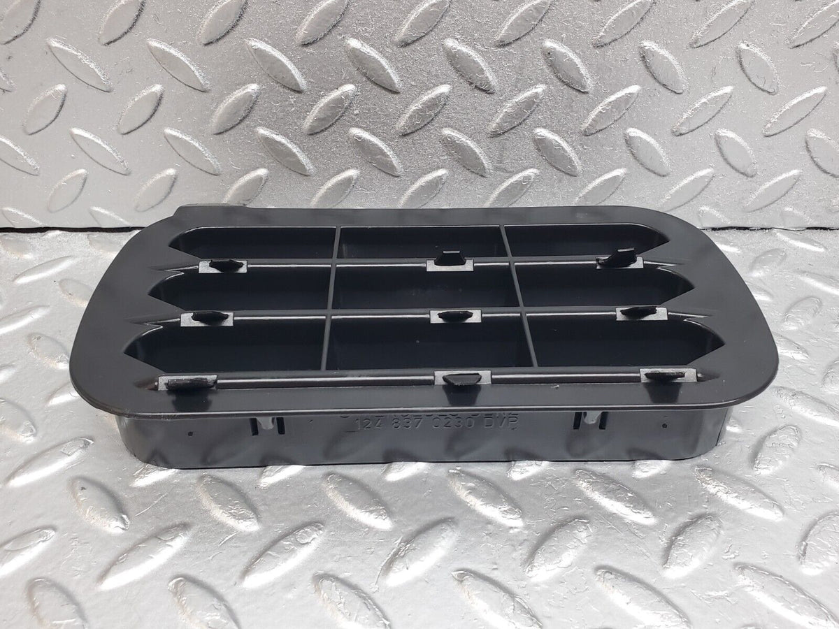 44734 Mercedes-Benz W124 220E Rear Air Intake Vent Right A1248370230 A1248370242