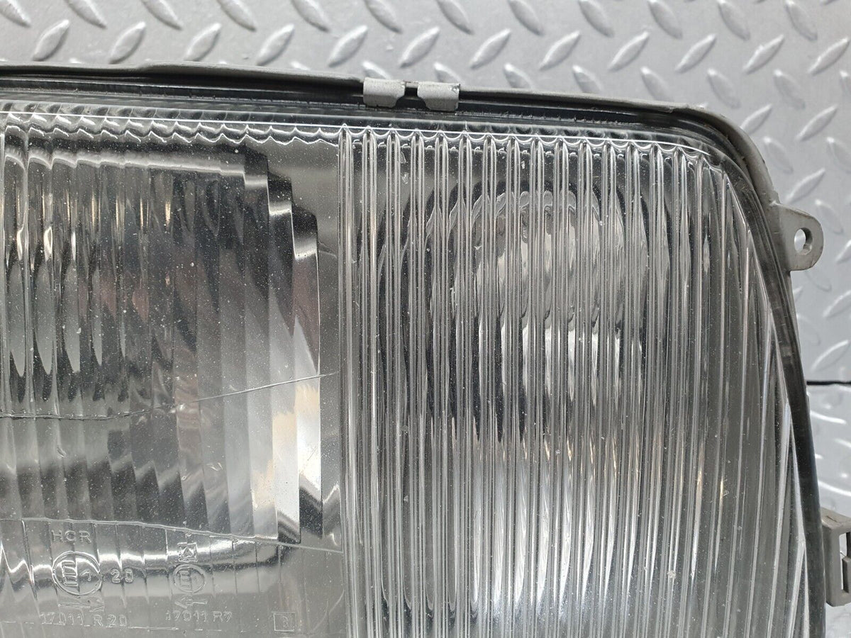 41013 Mercedes-Benz W126 300SE Headlight Right Side Bosch A1268209361 030106570