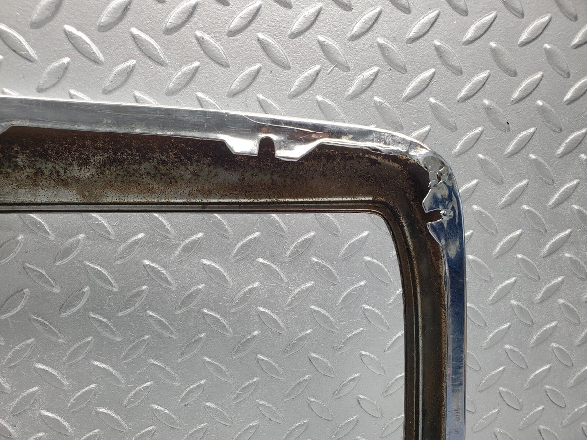48694 Mercedes-Benz W123 Bonnet Grill Frame Chrome