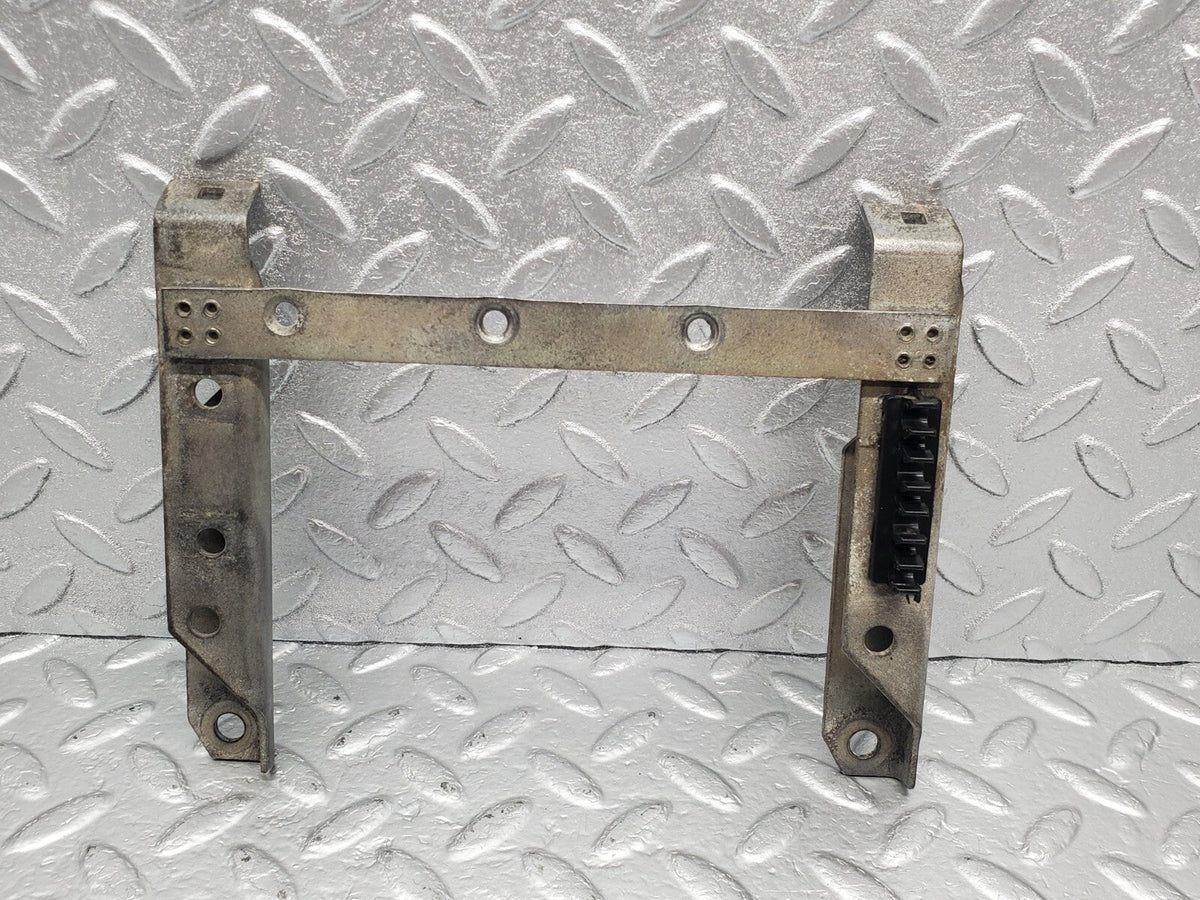 48576 Mercedes-Benz W108 Ignition Cable Bracket