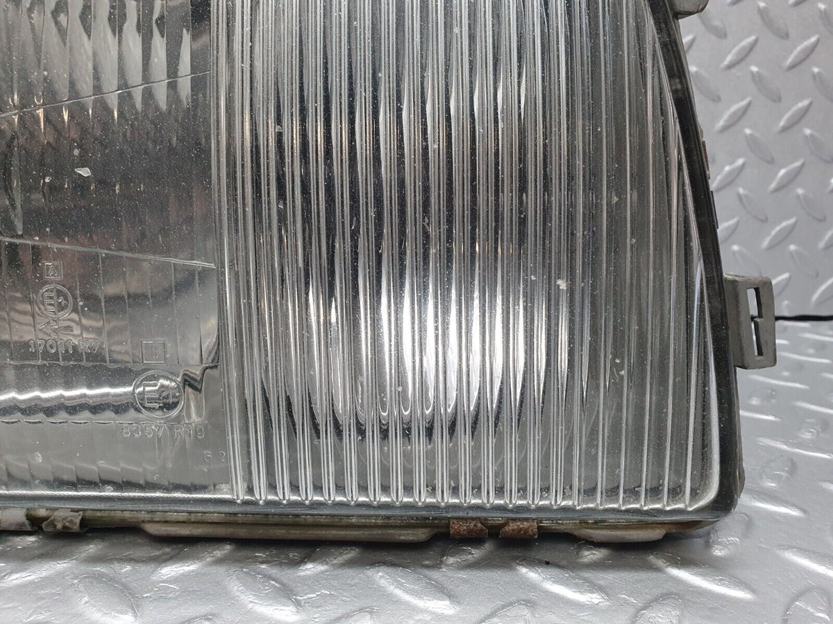 41013 Mercedes-Benz W126 300SE Headlight Right Side Bosch A1268209361 030106570
