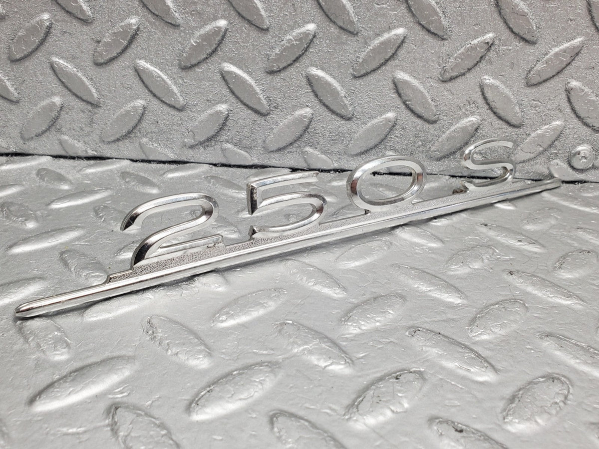 49652 Mercedes-Benz W111 250S Trunk Badge Emblem