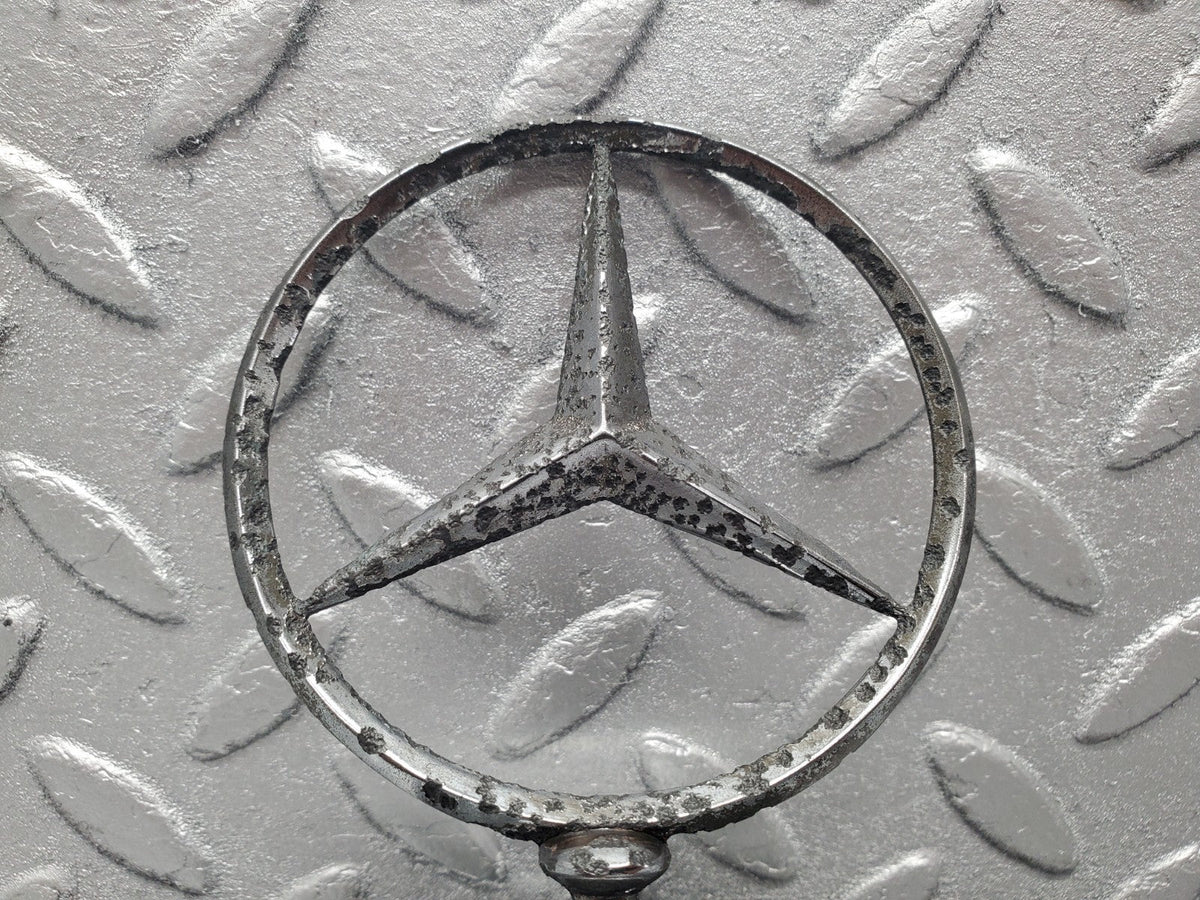 50763 Mercedes-Benz W108 280SE 3.5 Front Emblem Badge A1088880117