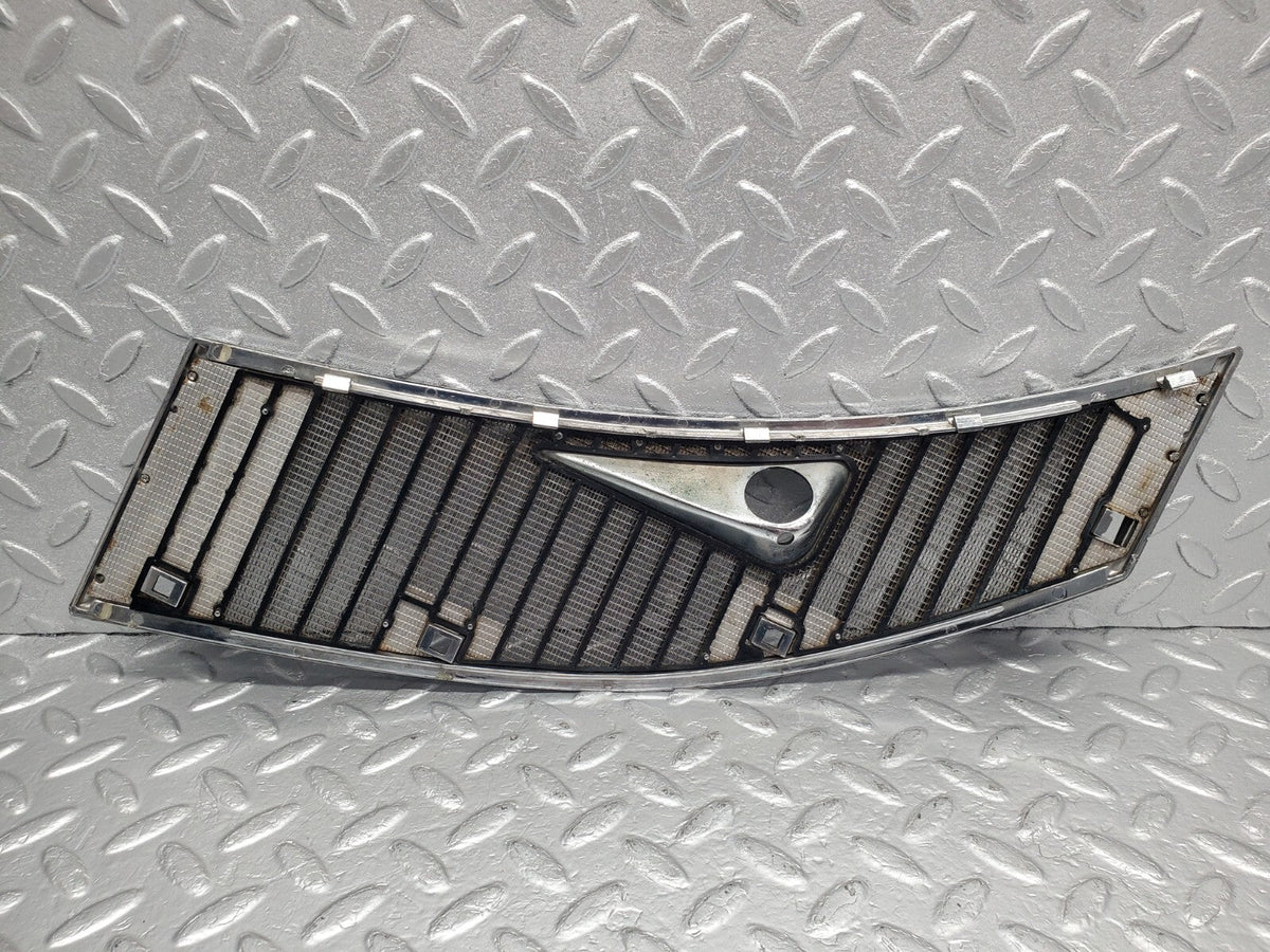 48707 Mercedes-Benz W123 Air Intake Grill Right Side