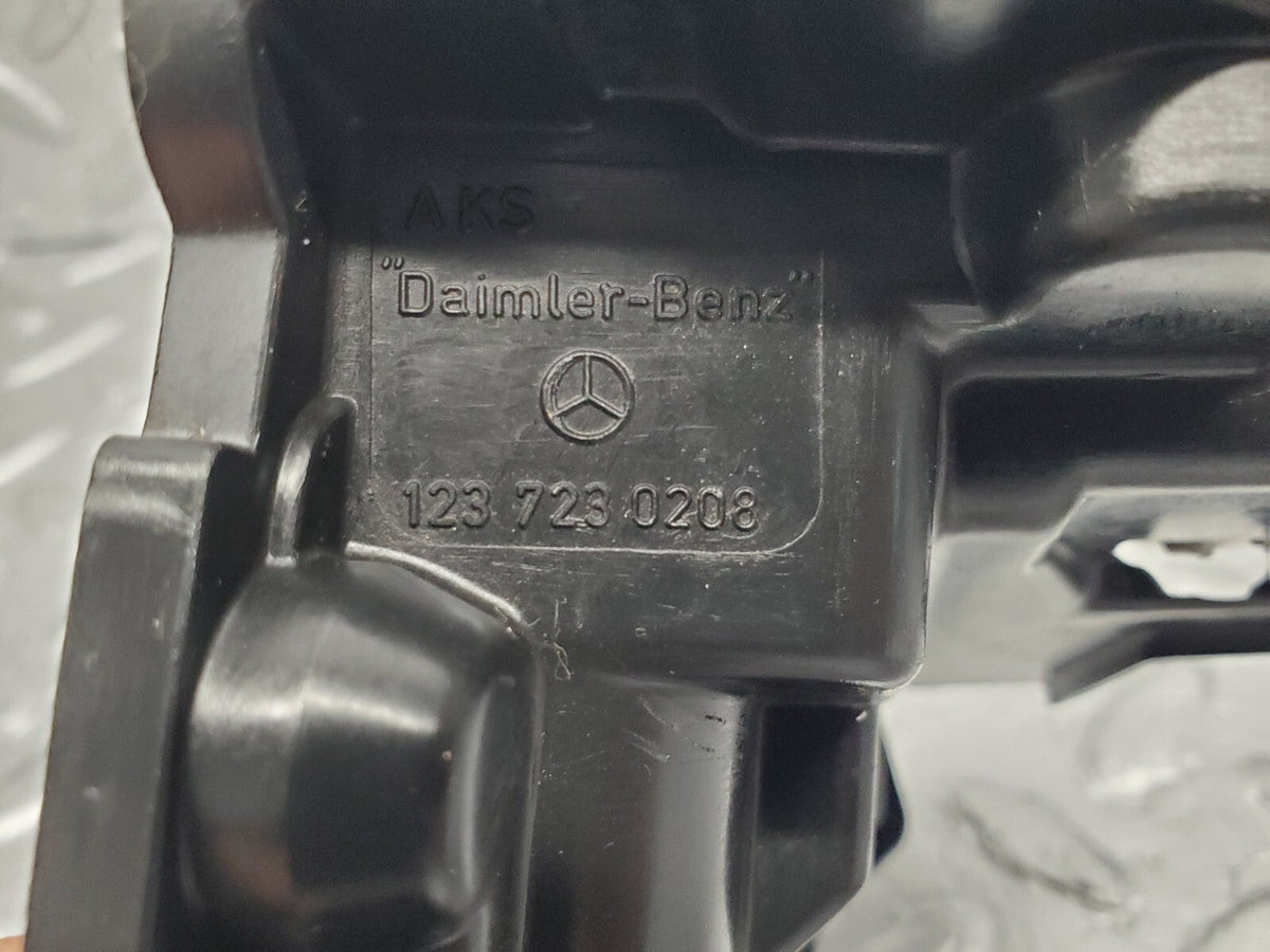 48627 Mercedes-Benz W123 Front Right Door Lock Mechanism A1237230208
