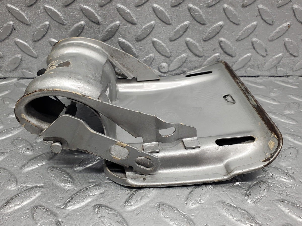 51205 Mercedes-Benz C107 Coupe Fuel Tank Flap Cap A1075840039