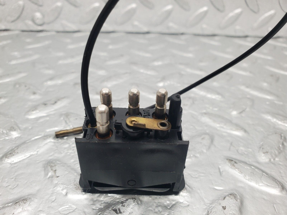 47340 Mercedes-Benz C126 500SEC Coupe Rear Windscreen Defroster Switch A0008206110