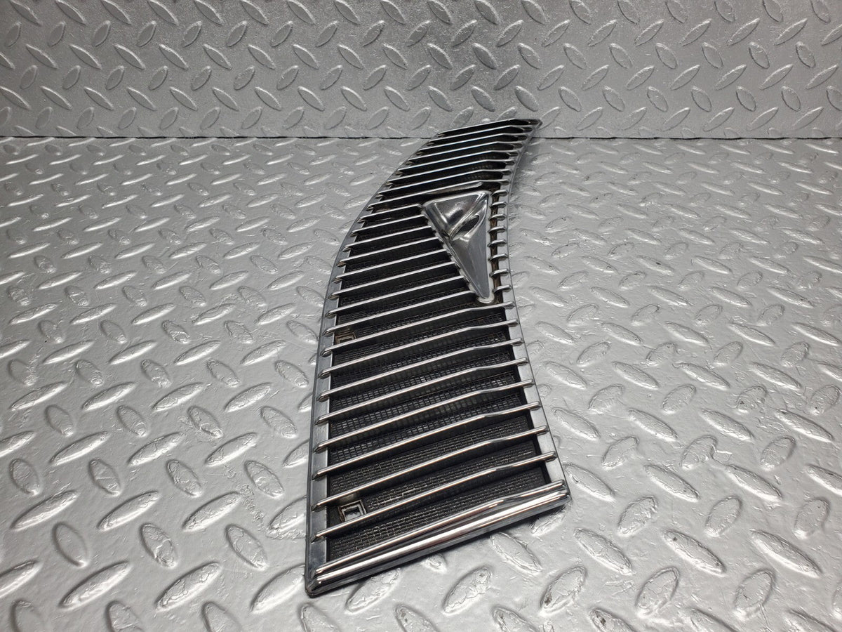 48707 Mercedes-Benz W123 Air Intake Grill Right Side