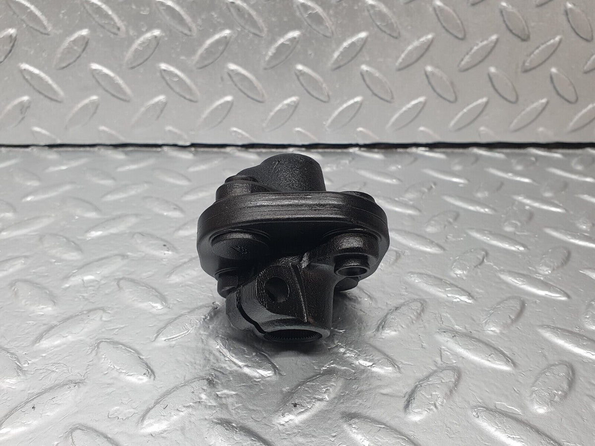 42825 Mercedes-Benz W201 190 2.0L Steering Column Lower Shaft Connector A1264620146