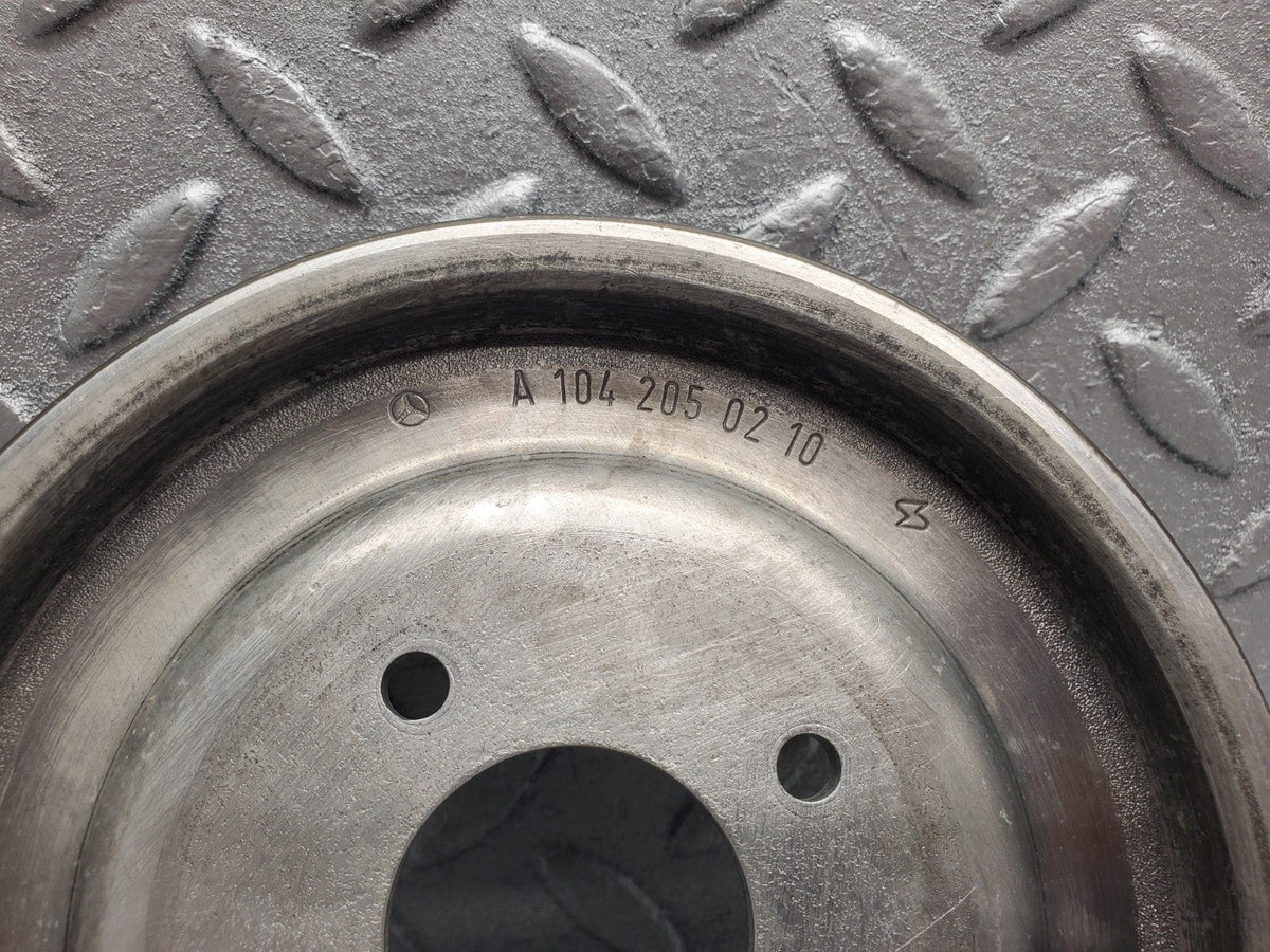 49203 Mercedes-Benz A124 320E Cabriolet Engine Cooling Fan Pulley A1042050210