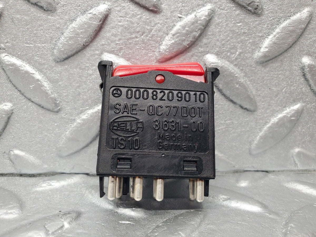 46538 Mercedes-Benz C123 280CE Coupe Hazard Warning Light Switch A0008209010