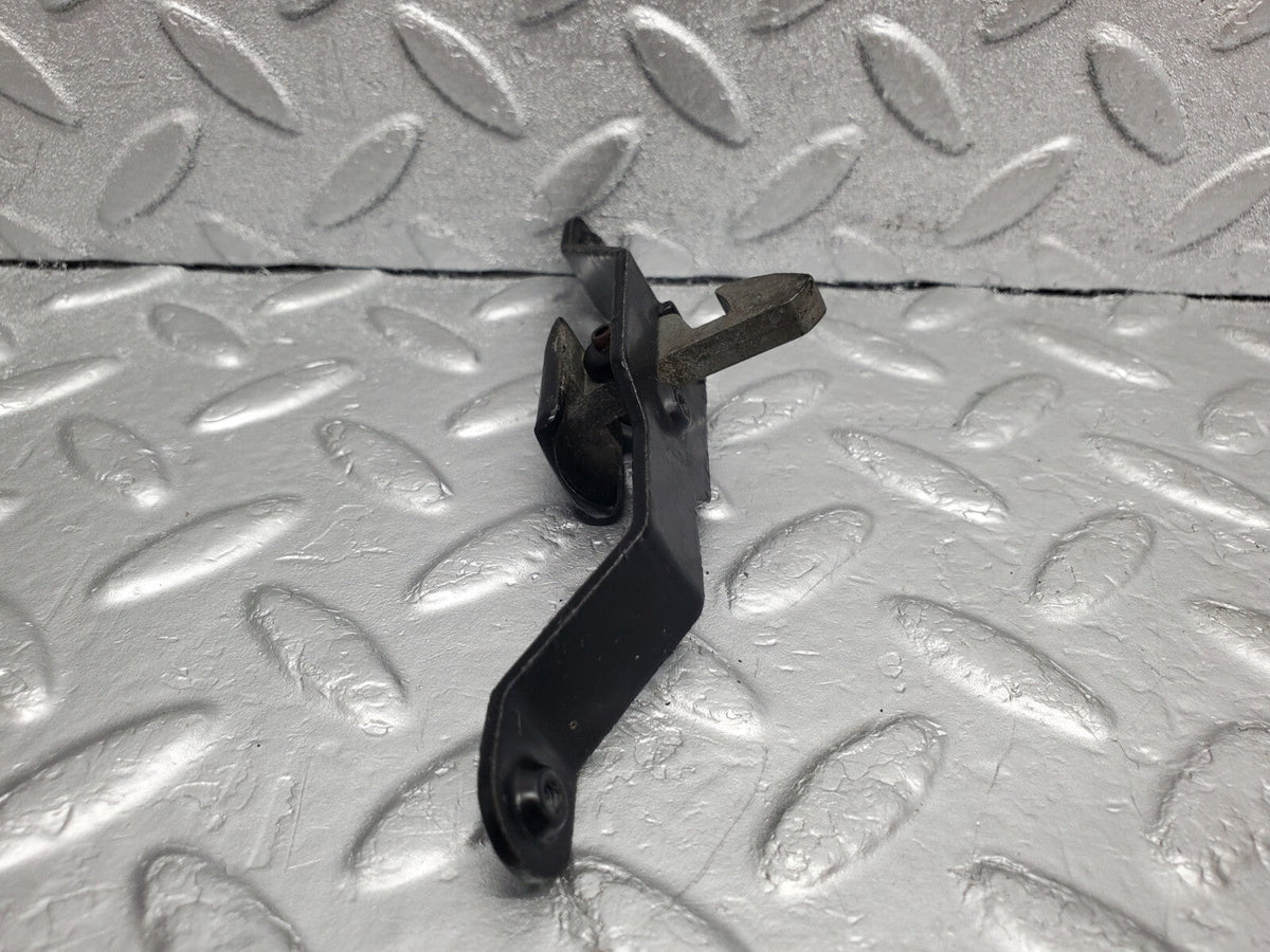 48648 Mercedes-Benz S123 Wagon Trunk Cargo Handle