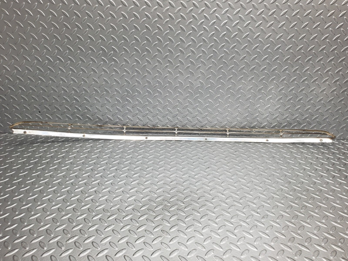 48452 Mercedes-Benz W108 Air Intake Chrome Grill