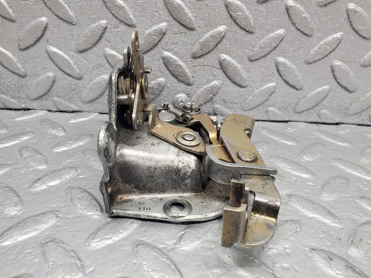 50111 Mercedes-Benz R107 SL Right Door Lock Mechanism