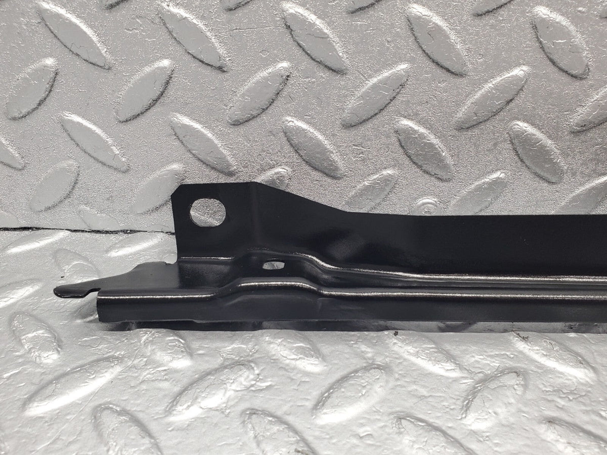 48989 Mercedes-Benz A124 320E Cabriolet Rear Right Window Upper Support Bracket