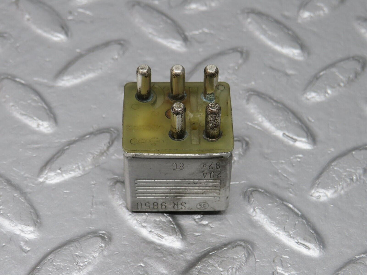 40687 Mercedes-Benz W123 300D Multi Purpose Relay A0015420219