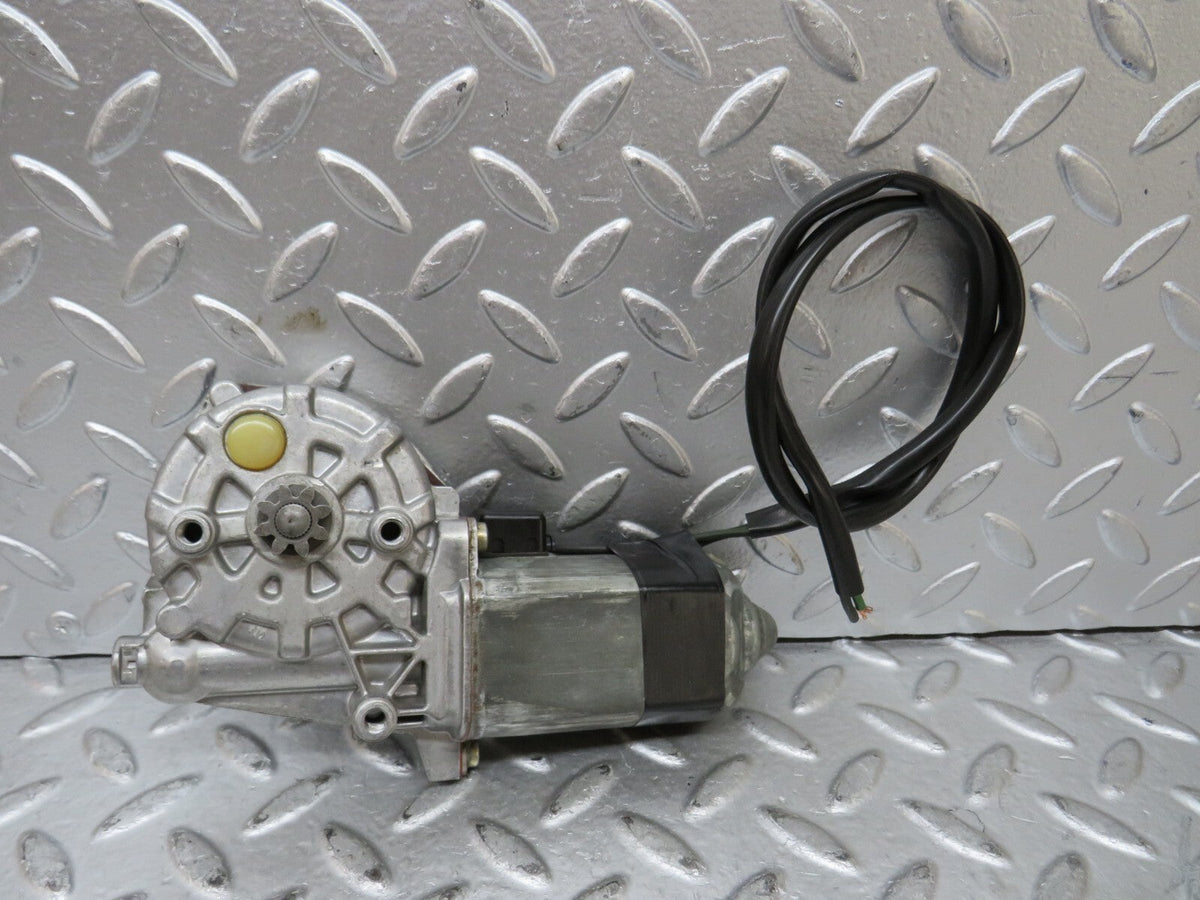 27415 Mercedes-Benz W123 280E Rear Right Window Regulator Motor 0130821016