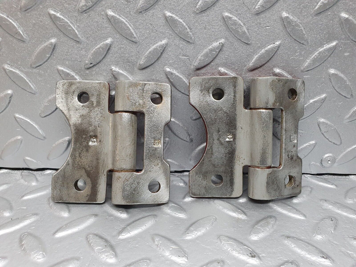40948 Mercedes-Benz W126 300SE Door Hinge Pair Left A1237200037