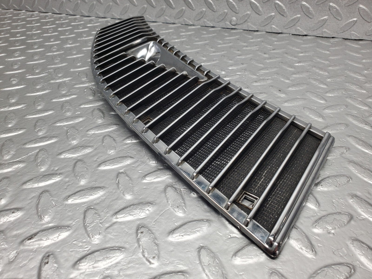 48707 Mercedes-Benz W123 Air Intake Grill Right Side