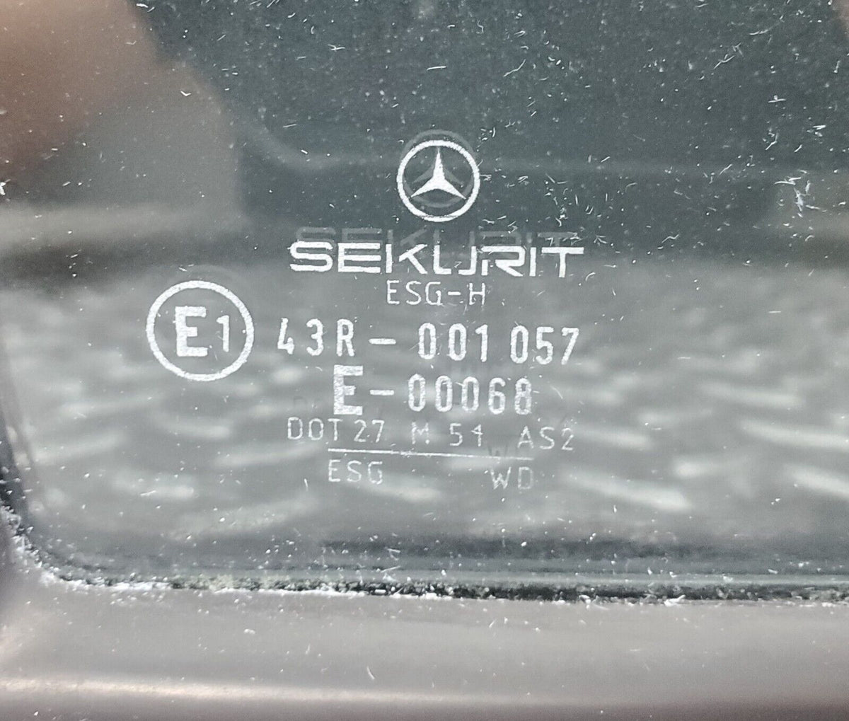 44370 Mercedes-Benz W123 280E Rear Left Quarter Window Glass A1237350124
