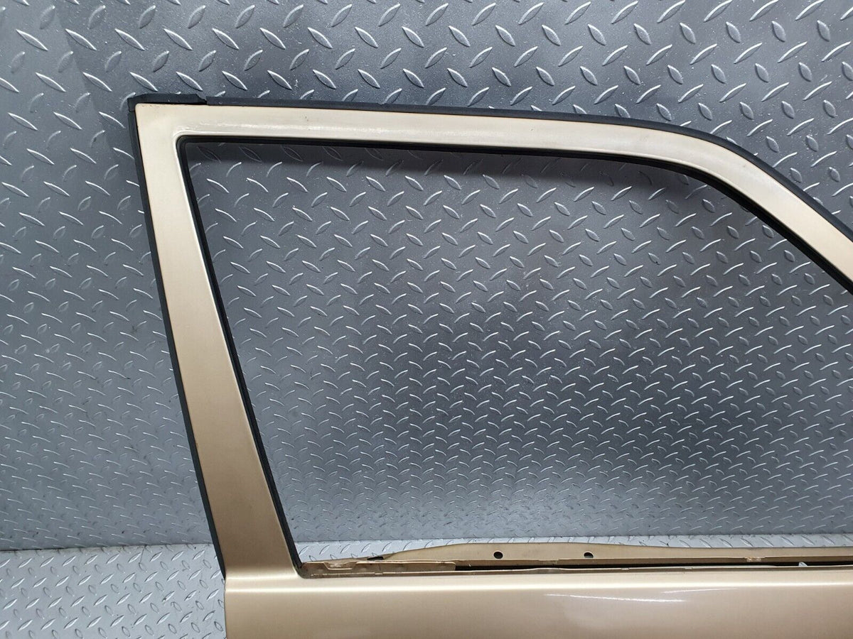 41367 Mercedes-Benz W124 200E Front Right Door