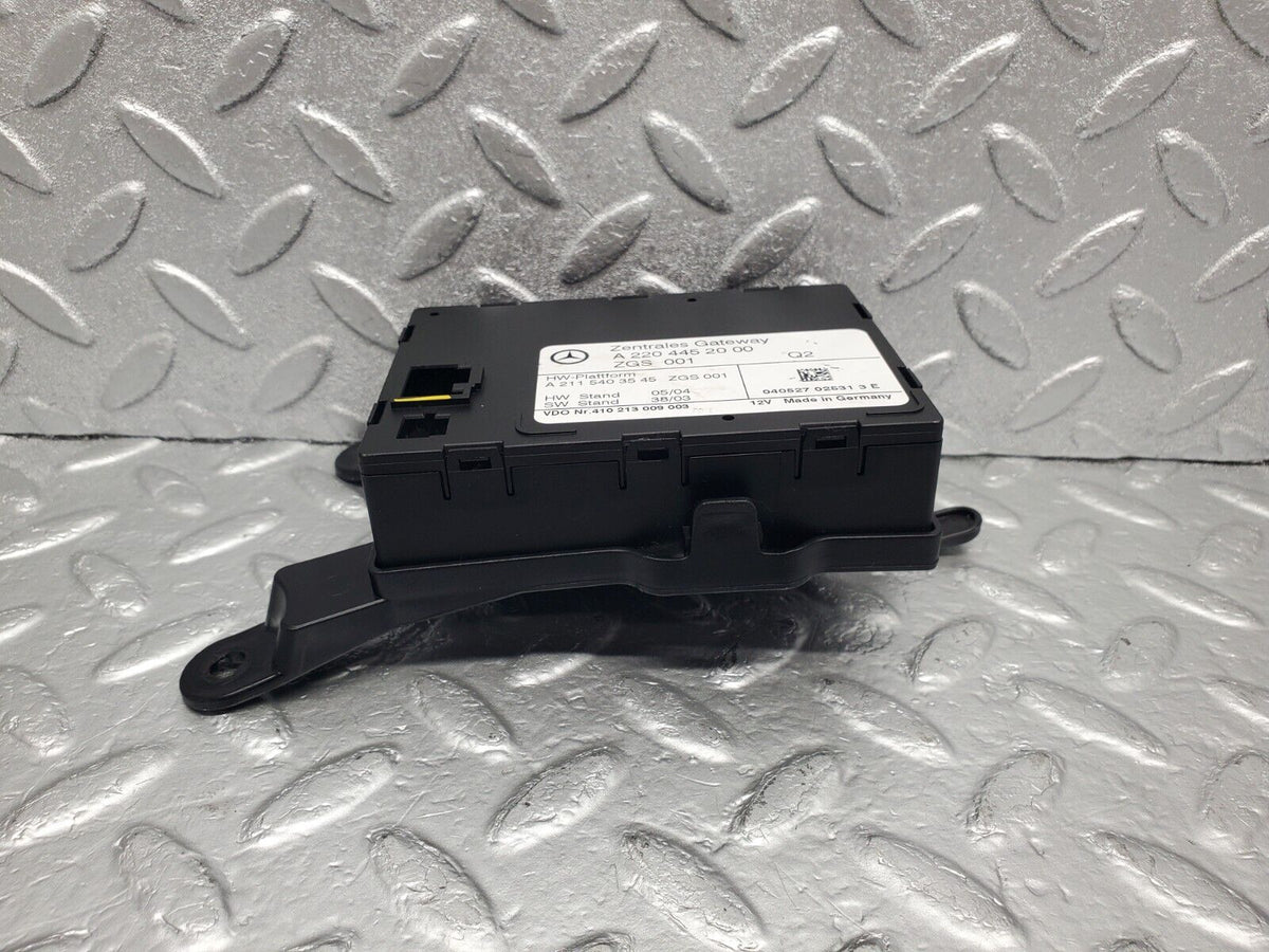 47856 Mercedes-Benz R230 350SL Coupe Gateway Control Module A2204452000