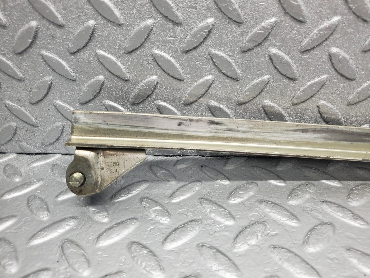 49196 Mercedes-Benz A124 320E Cabriolet Front Right Window Channel