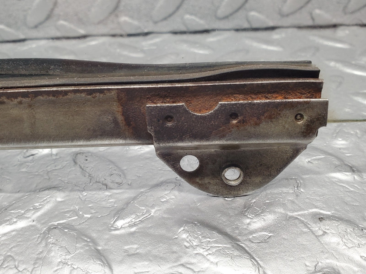 50662 Mercedes-Benz W108 280SE 3.5 Front Left Door Window Glass