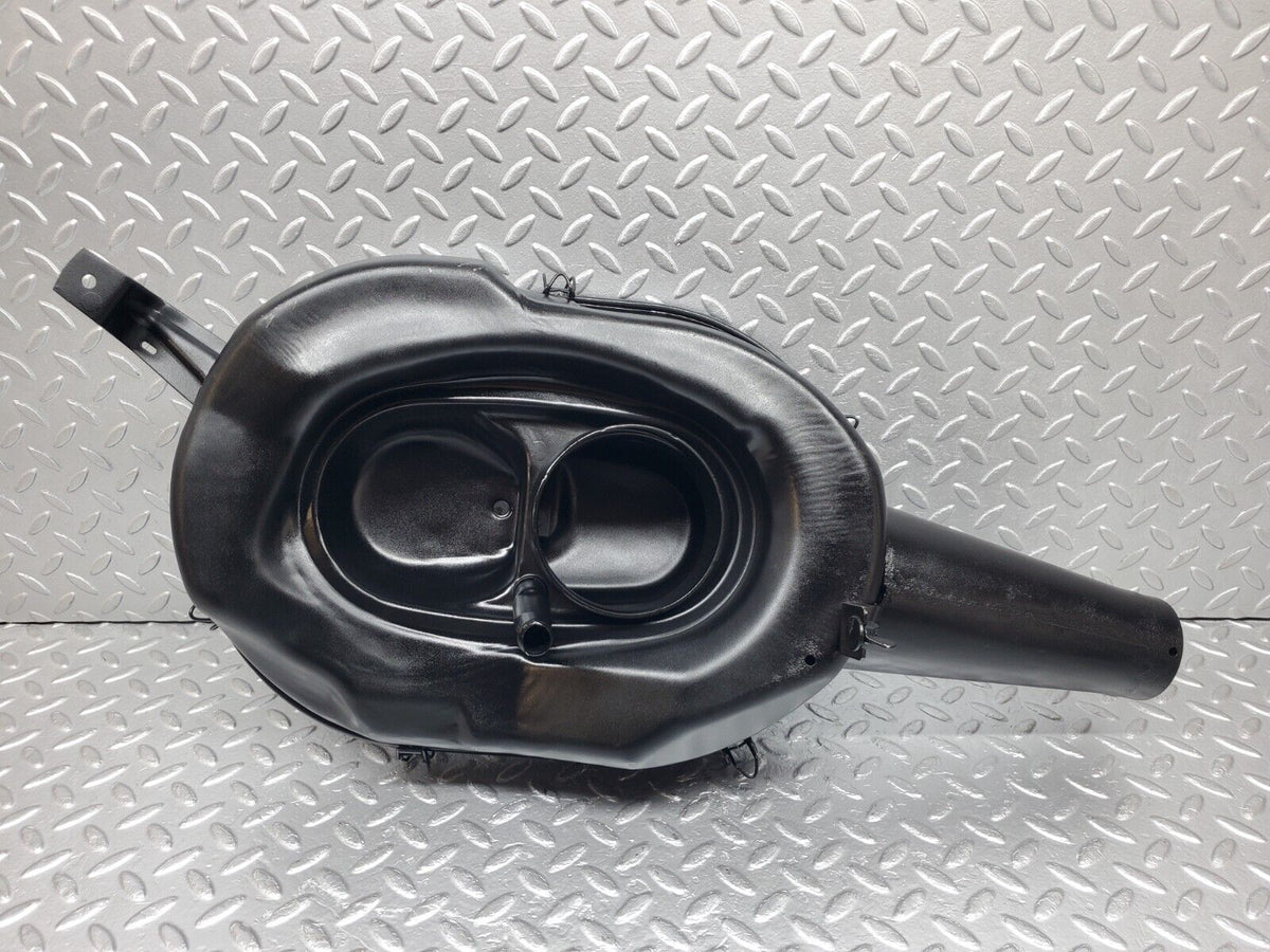 44470 Mercedes-Benz W123 280E Air Filter Box Housing A0110949702