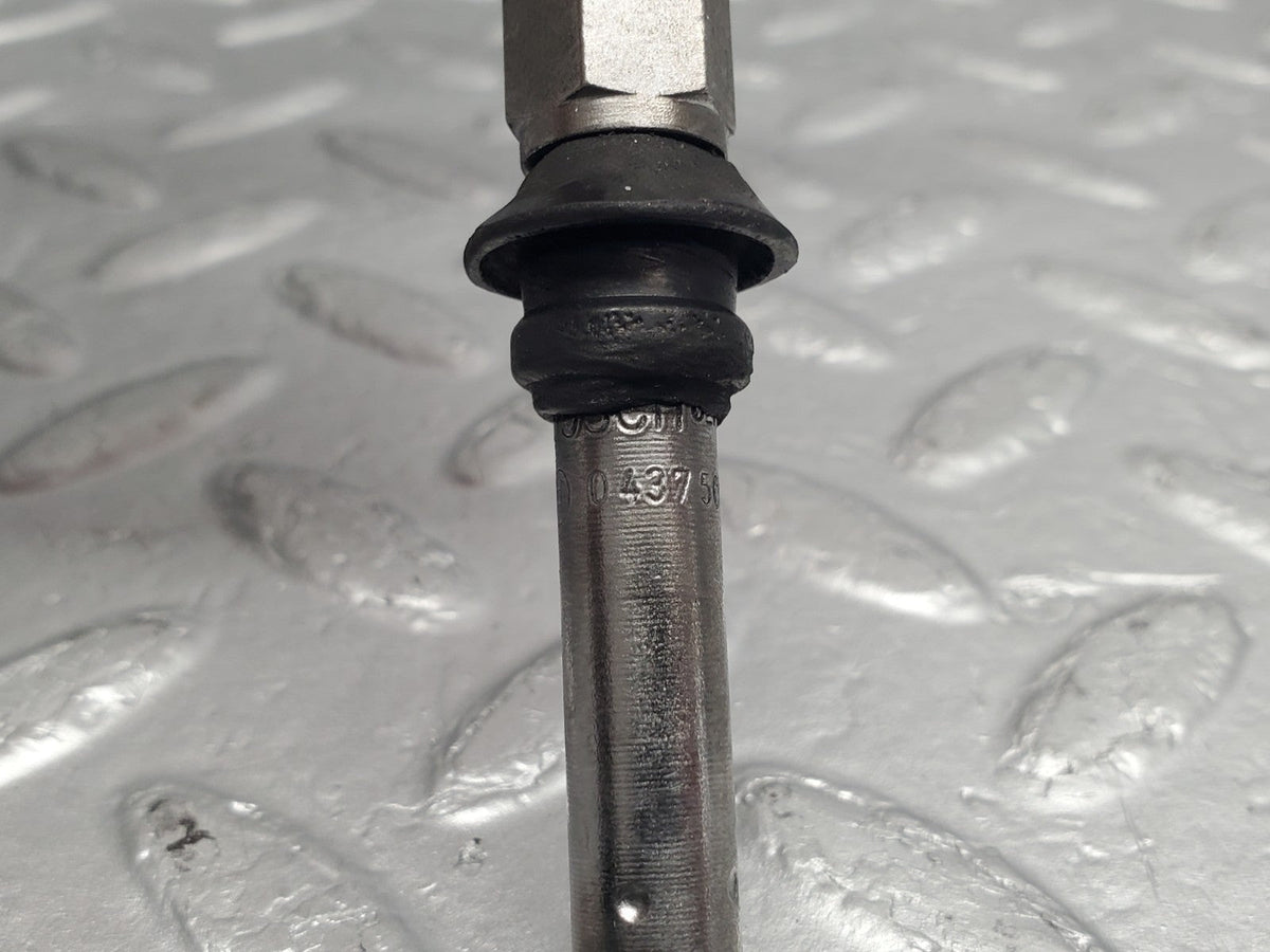 51048 Mercedes-Benz R107 380SL Fuel Injector Bosch 0437502010