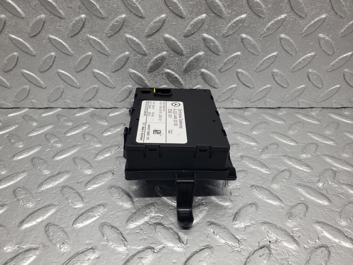 47856 Mercedes-Benz R230 350SL Coupe Gateway Control Module A2204452000