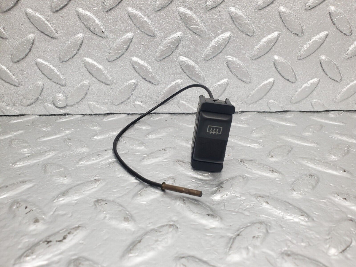 47340 Mercedes-Benz C126 500SEC Coupe Rear Windscreen Defroster Switch A0008206110