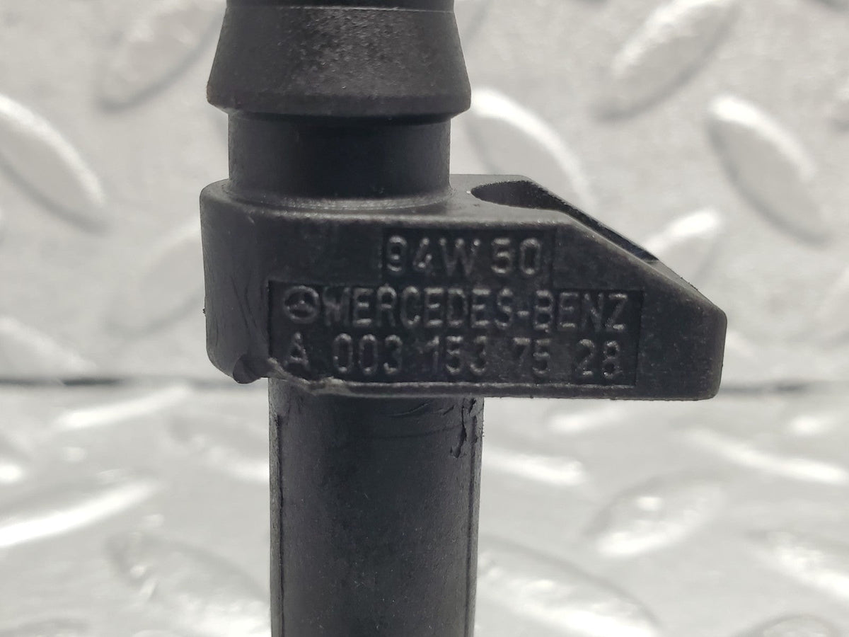49210 Mercedes-Benz A124 320E Crankshaft Position Sensor Bosch 0261210123 A0031537528