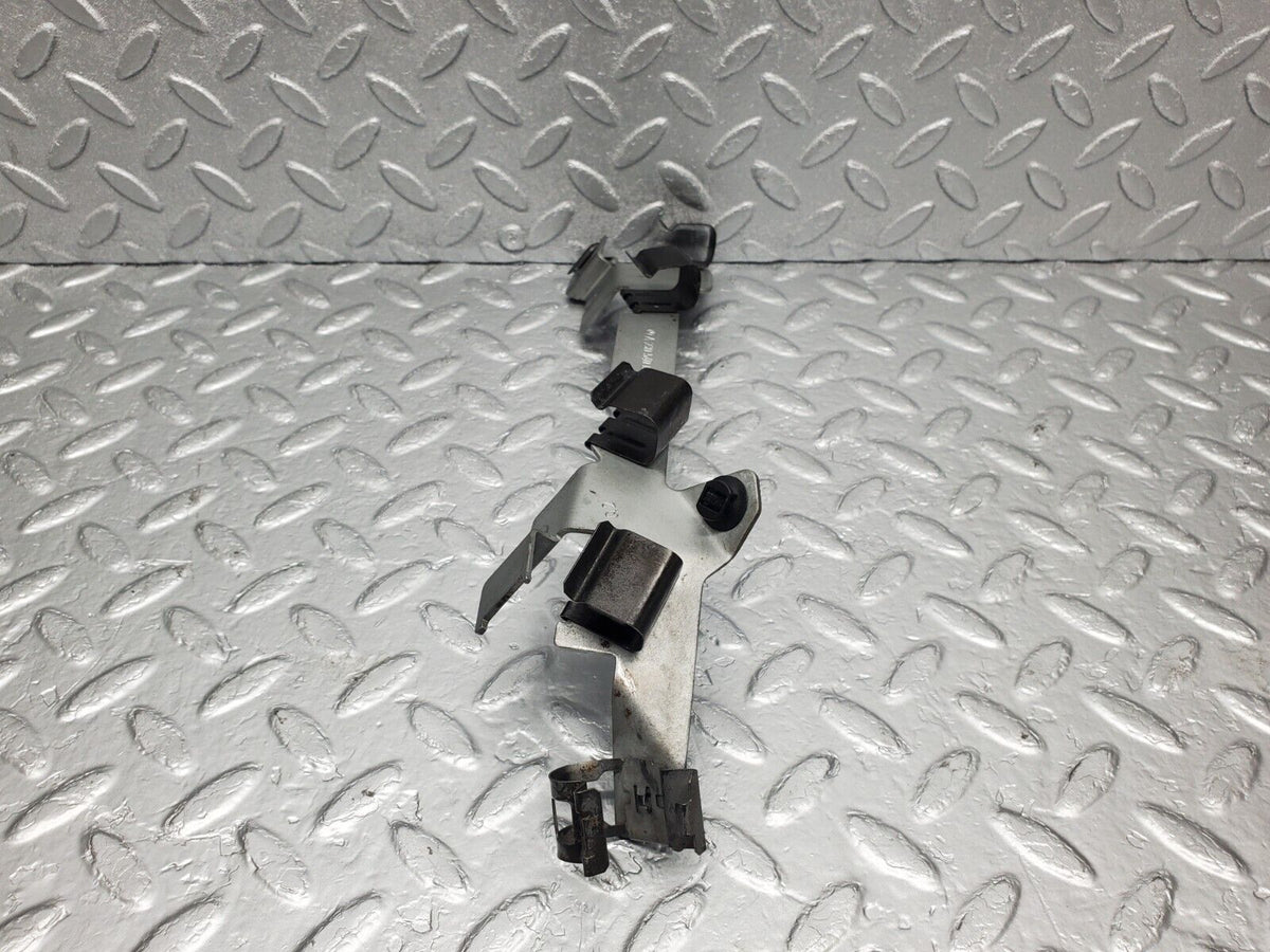 47969 Mercedes-Benz R230 350SL Coupe Oxygen Sensor Wiring Plug Bracket A2305400073