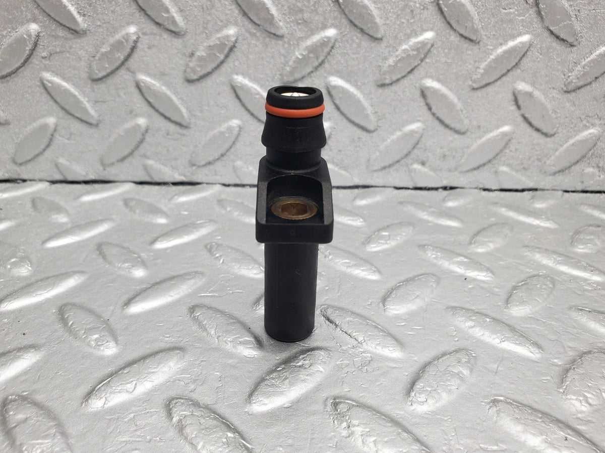 49210 Mercedes-Benz A124 320E Crankshaft Position Sensor Bosch 0261210123 A0031537528