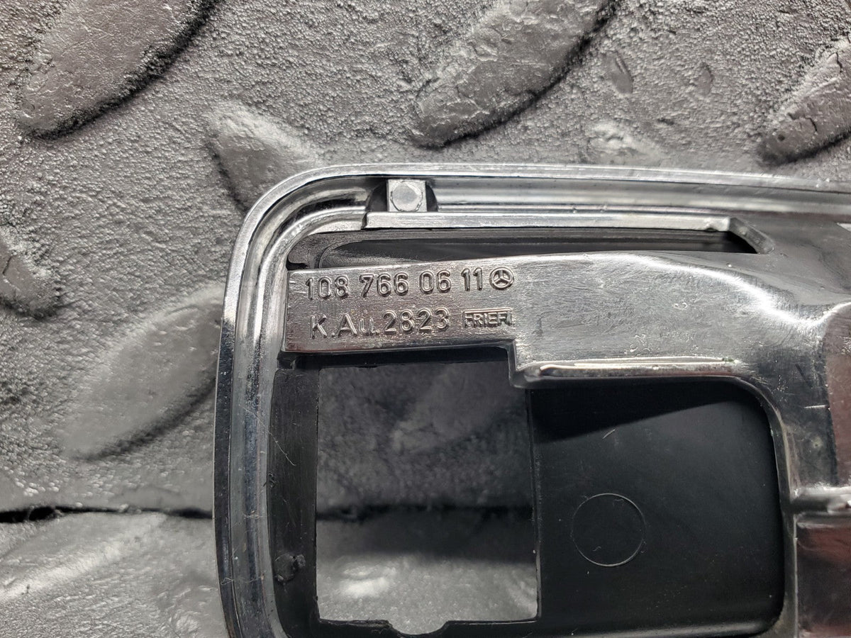 50539 Mercedes-Benz W108 280SE 3.5 Chrome Frame Door Opener Right A1087660611