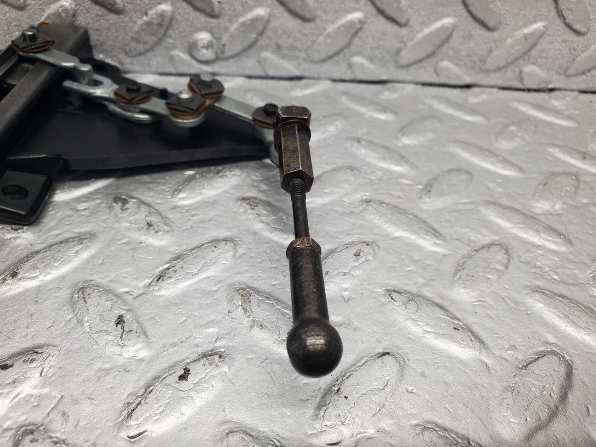 50036 Mercedes-Benz R107 380SL Air Vent Control Lever Centre