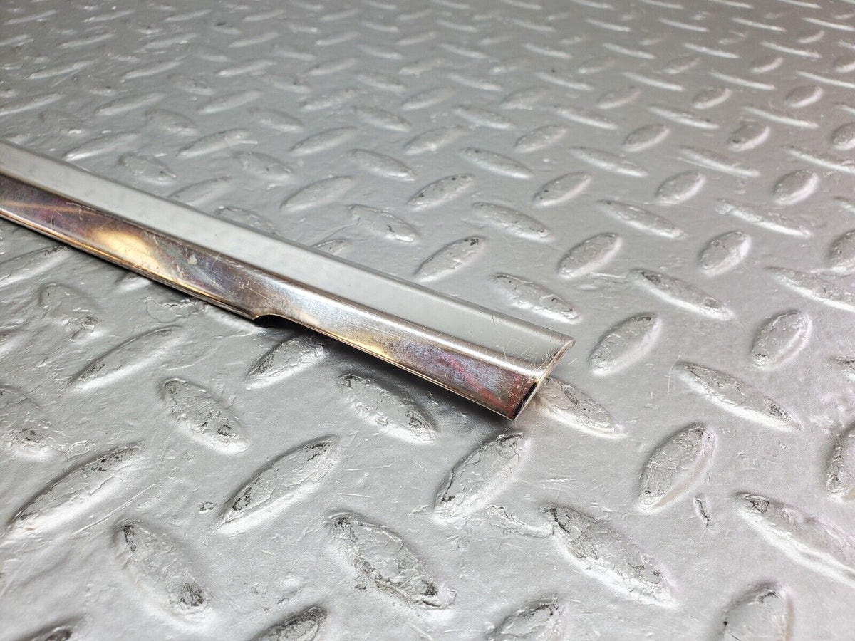45808 Mercedes-Benz W126 420SE Front Right Door Chrome Moulding Trim