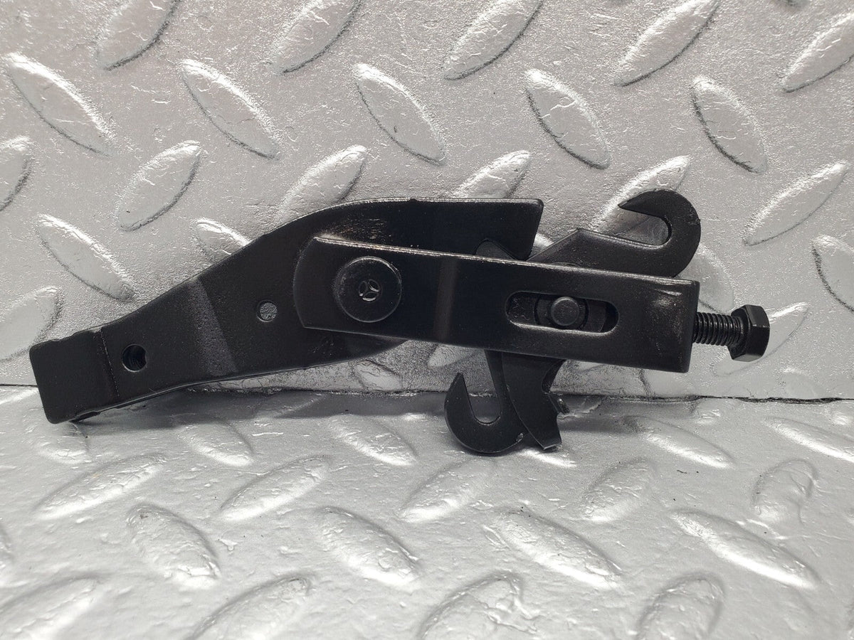 48999 Mercedes-Benz A124 320E Cabriolet Handbrake Adjusting Handbrake Regulator