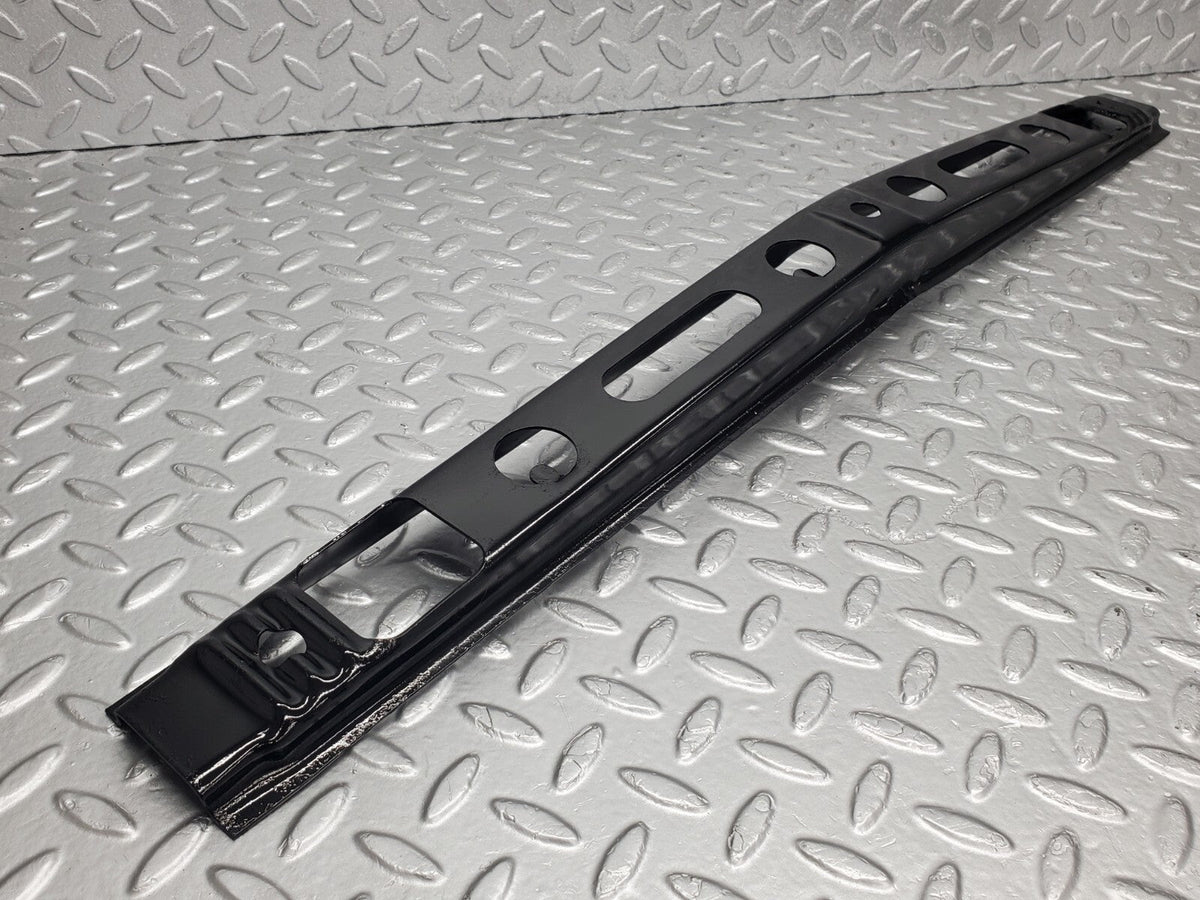 48760 Mercedes-Benz W123 Front Bumper Centre Bracket